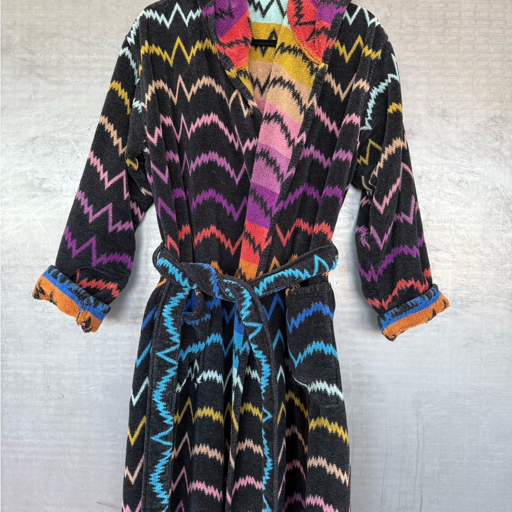 Colorful Zigzag Patterned Robe